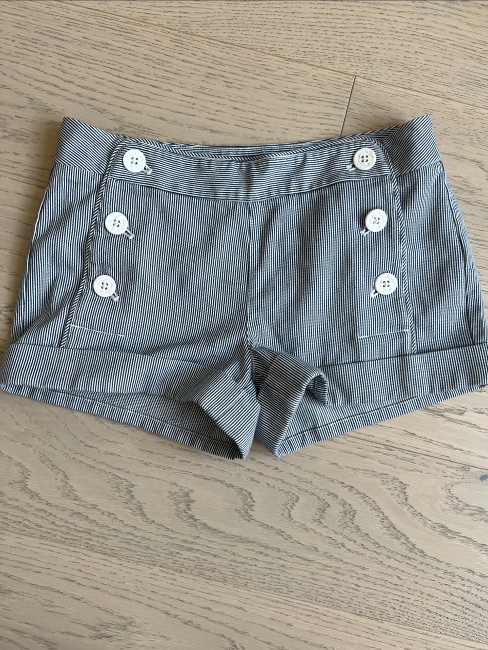 Aritzia Talula. Striped High-Waist Button Detail Women's Shorts - Blue/White